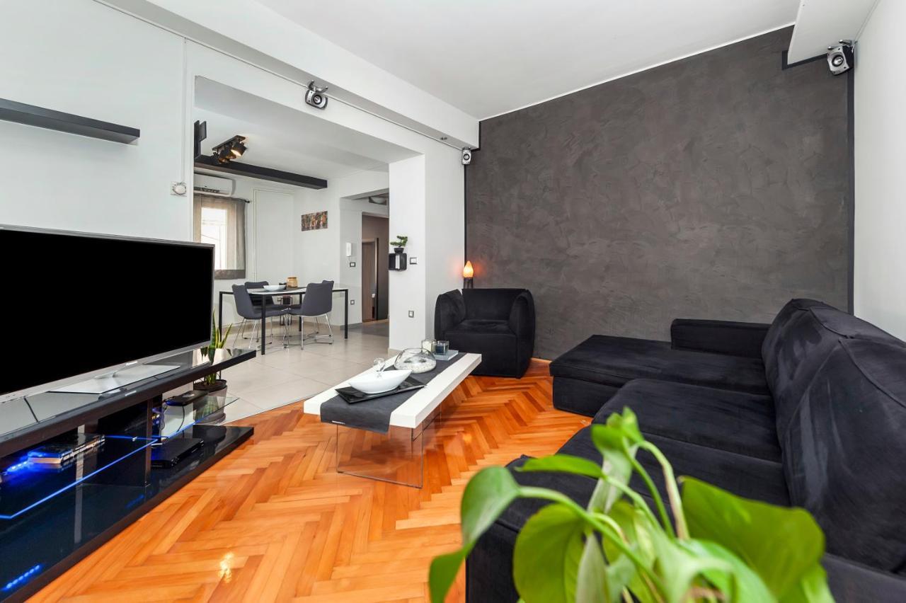 Apartment Cave Ровин Екстериор снимка