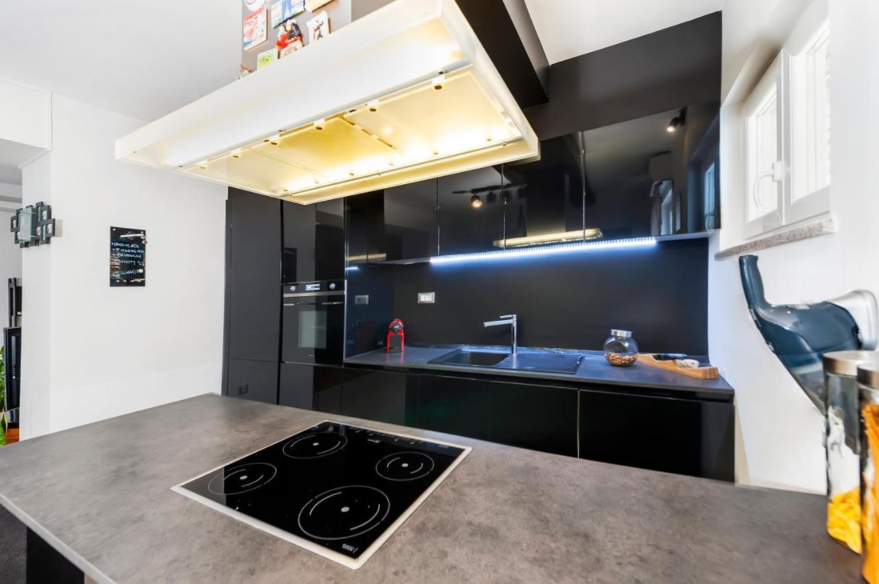 Apartment Cave Ровин Екстериор снимка