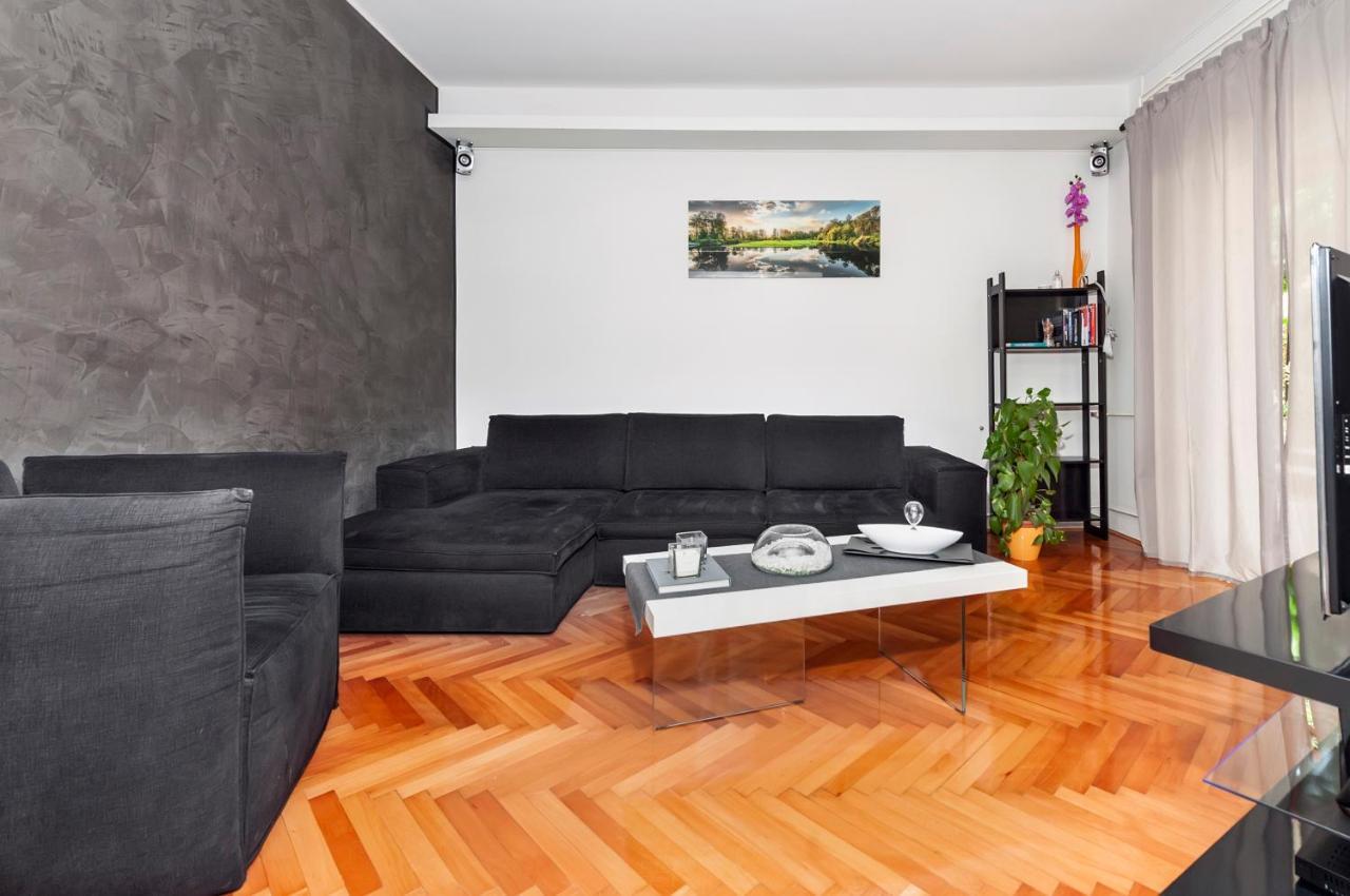 Apartment Cave Ровин Екстериор снимка